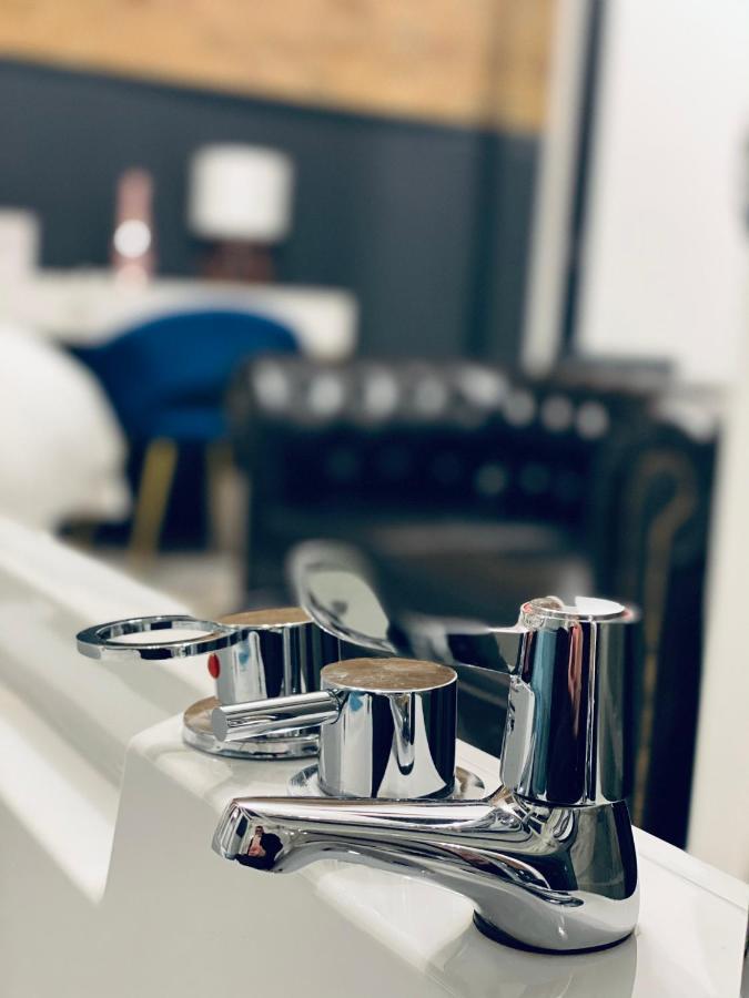 Duke And Duchess Apartments And Rooms - Private In Room Hot Tub Suites London Exterior photo
