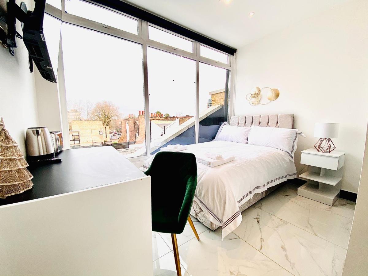 Duke And Duchess Apartments And Rooms - Private In Room Hot Tub Suites London Exterior photo