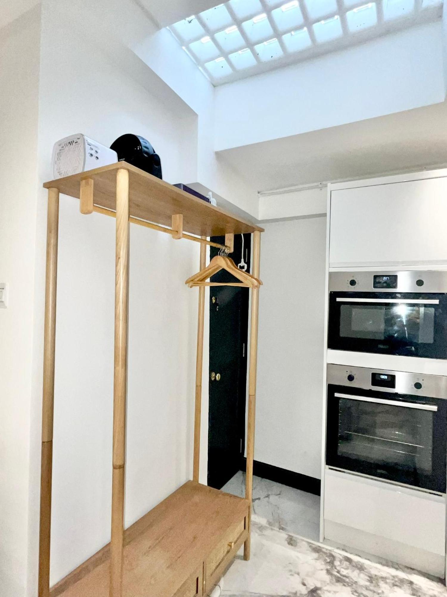 Duke And Duchess Apartments And Rooms - Private In Room Hot Tub Suites London Exterior photo
