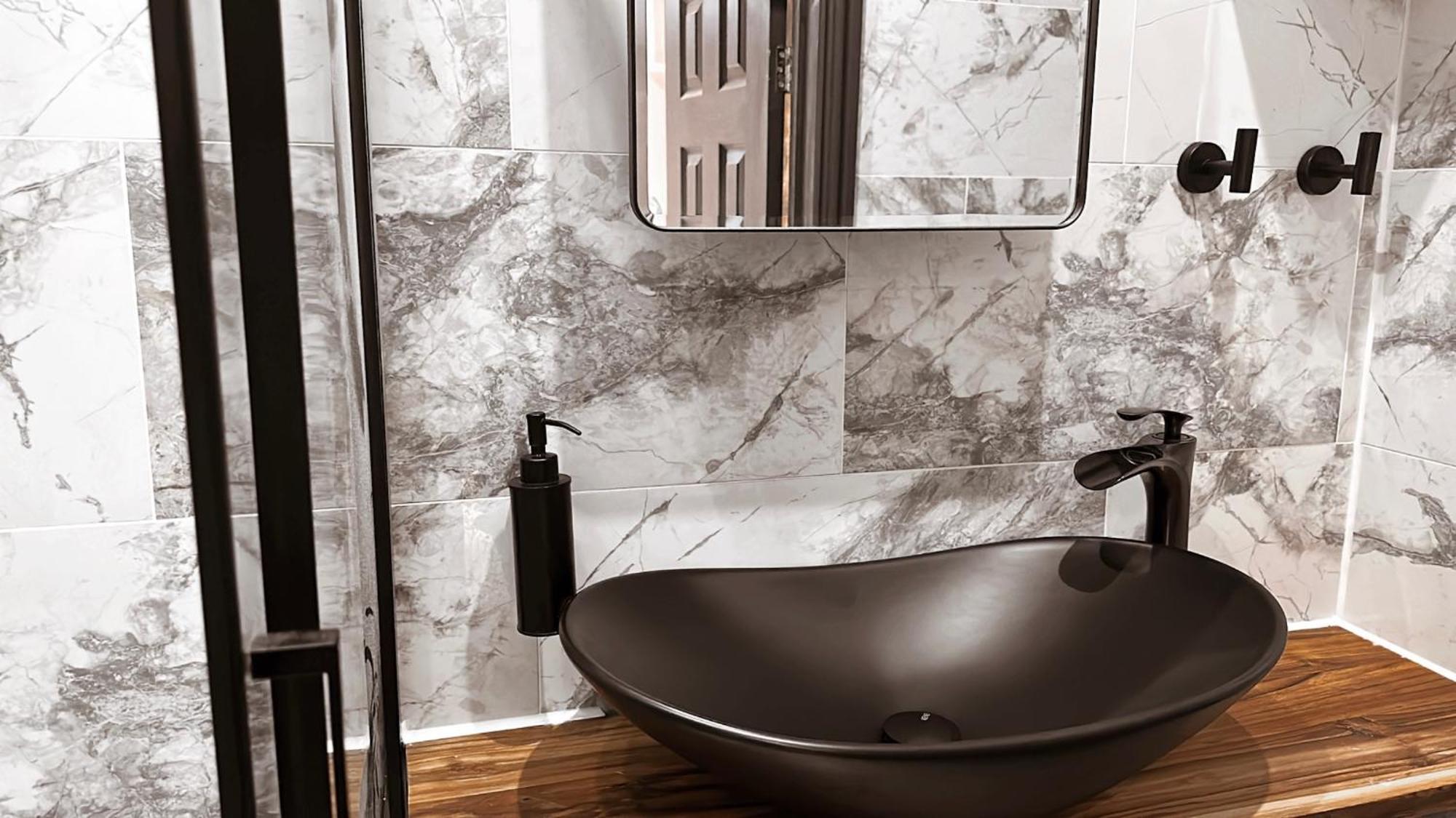 Duke And Duchess Apartments And Rooms - Private In Room Hot Tub Suites London Exterior photo